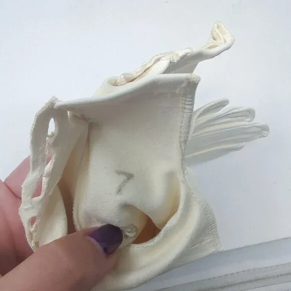 Vintage Antique Leather Gloves White Wrist Lace - Picture 10 of 10